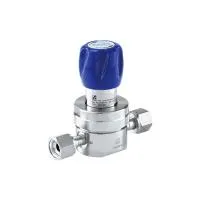 Регулятор AMFLO UHP AU22 Материал: Код S (Body-SUS316L VAR; Poppet, Nozzle, Gland-SUS316L; Diaphragm-Hastelloy®C-22; Seat: PCTFE); Поверхность 0.13 um; 2х портовый, вх. давл. 20.6 бар, CV-1.1