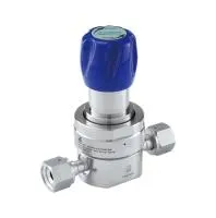 Регулятор AMFLO UHP AU23 Материал: Код Z (Body,Poppet, Nozzle,Diaphragm,Gland-SUS316L,Seat: PCTFE) ; Поверхность 0.25 um; 2х портовый, вх. давл. 206 бар, CV-0.9